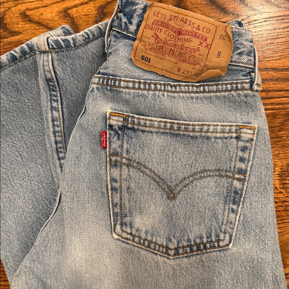 Vintage Levi’s, 501 tag reads 27 W 32 L - fits size 24/25